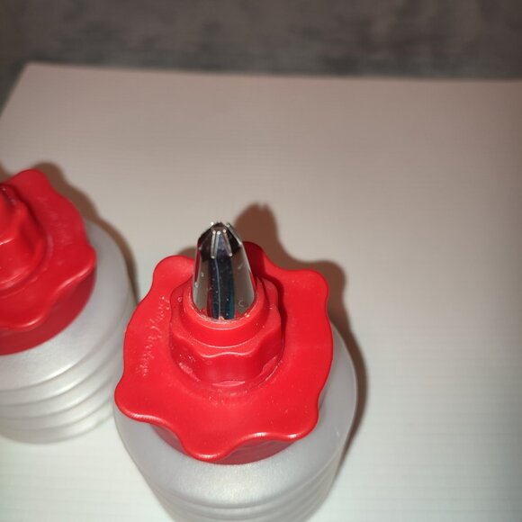 NEW Cookie & Cake Decorating Set Star Shaped Tip Round Spatula 2 Squeeze Bottles - Picture 4 of 7